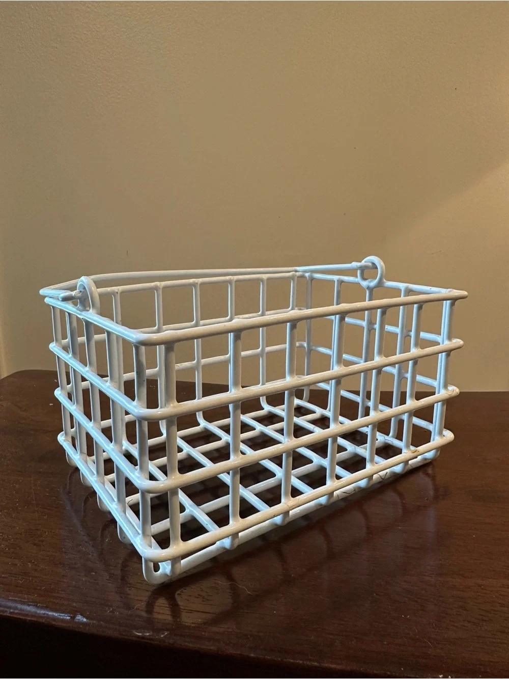Small coated metal basket • perfect for kids